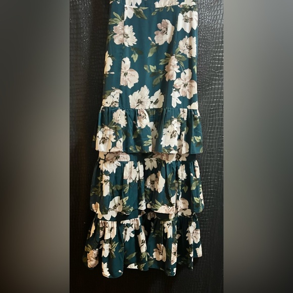 Abercrombie Drama Ruffle Tiered Maxi Dress - Green Floral - Picture 10 of 10